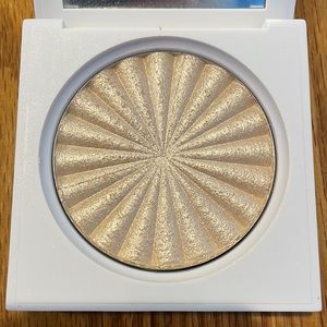 OFRA Highlighter in Moon Dance